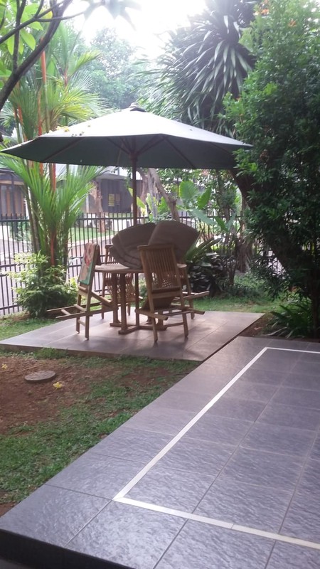 Rumah Asri, Siap Huni, dan Halaman Luas @Bintaro