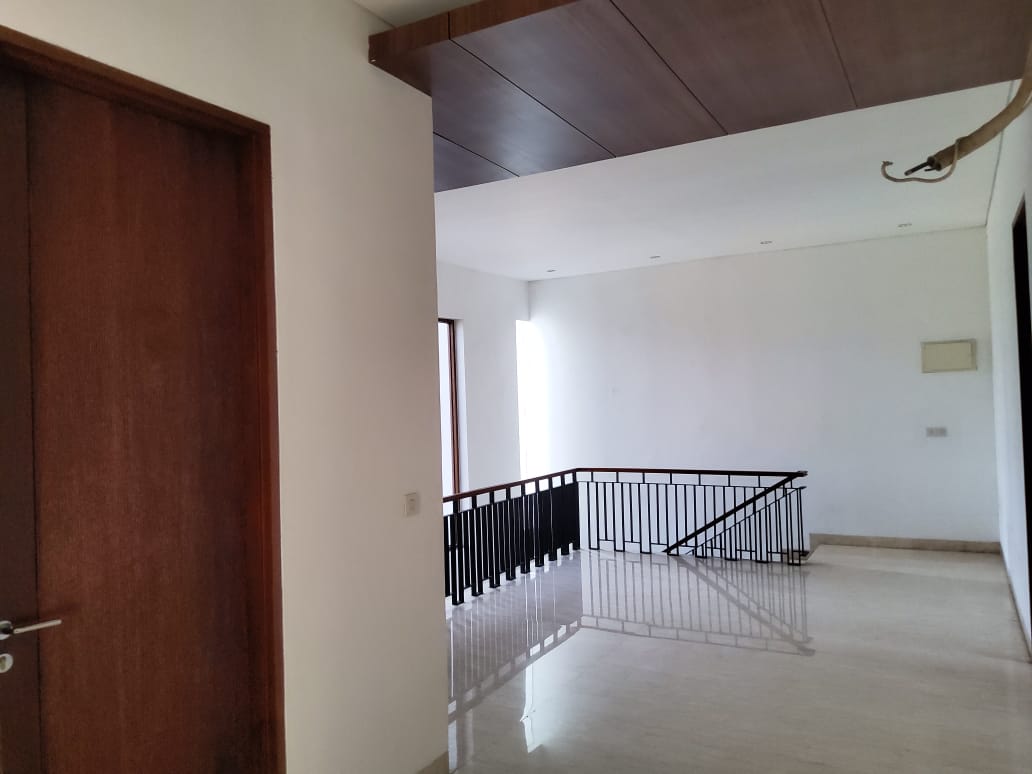 Rumah Baru Minimalis & Nyaman dekat Patra Kuningan Siap Huni, Jakarta Selatan..
