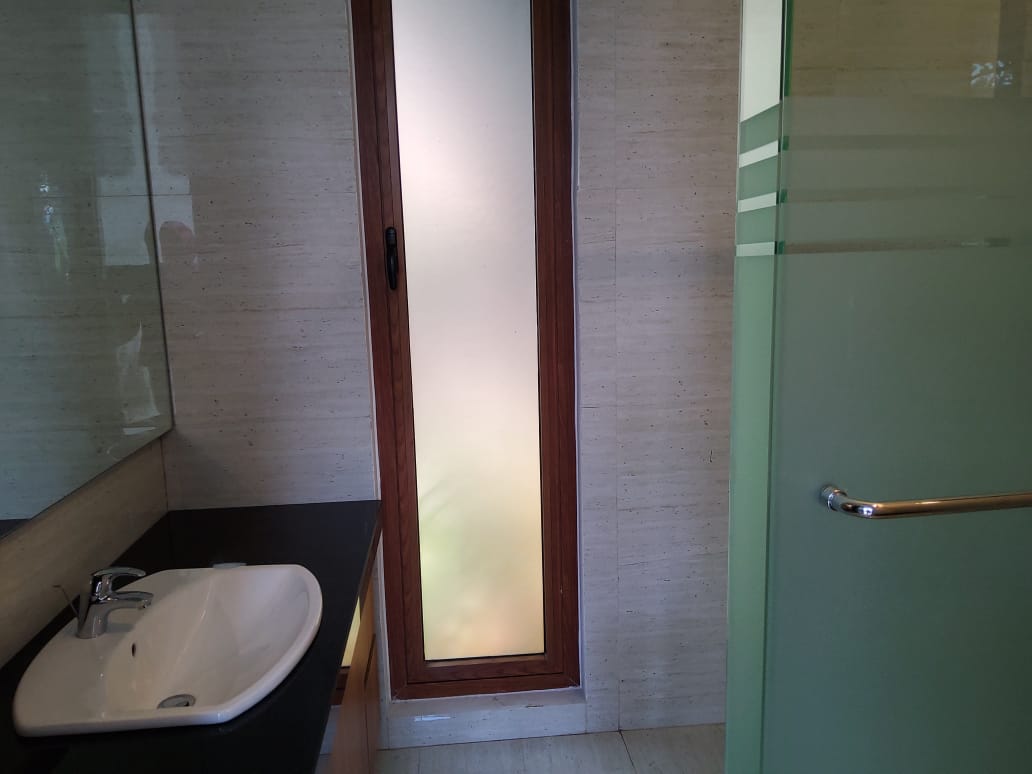 Rumah Baru Minimalis & Nyaman dekat Patra Kuningan Siap Huni, Jakarta Selatan..