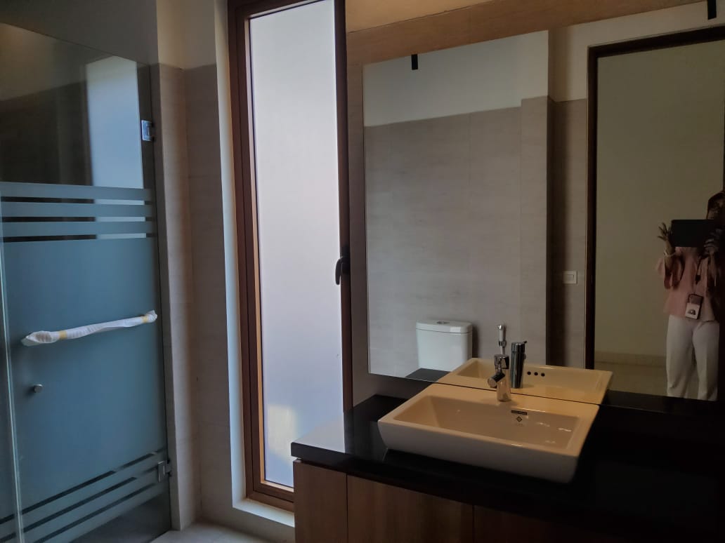 Rumah Baru Minimalis & Nyaman dekat Patra Kuningan Siap Huni, Jakarta Selatan..