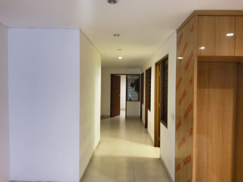 Rumah Baru Minimalis & Nyaman dekat Patra Kuningan Siap Huni, Jakarta Selatan..