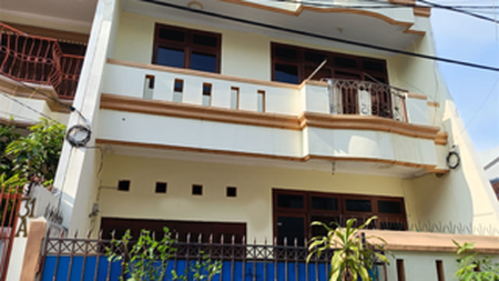 Rumah Jl Abdullah, Krukut, Tamansari