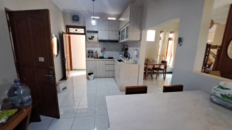 Rumah Mewah Full Furnished Hunian Elegan di Lokasi Strategis di Sariharjo Ngaglik, Sleman