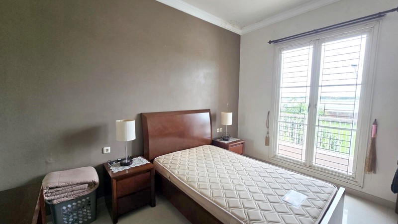 Rumah Dekat Galaxy Mall Surabaya Timur, Puri Galaxy Bougenville Cove, MEWAH, Furnished, SIAP HUNI