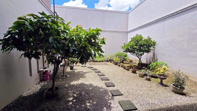 Rumah Dekat Galaxy Mall Surabaya Timur, Puri Galaxy Bougenville Cove, MEWAH, Furnished, SIAP HUNI