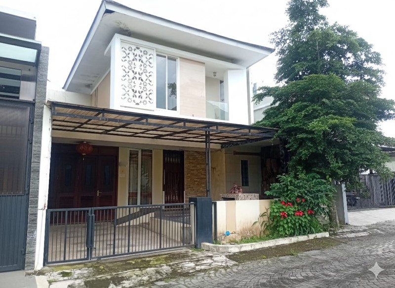 Hunian Eksklusif Rumah 2 Lantai di Dalam Perum Fasilitas Club House & Keamanan 24 Jam, Mertoyudan, Magelang