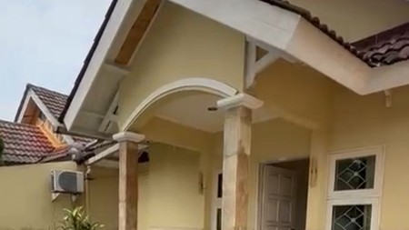 Disewa Rumah Strategis untuk Usaha atau Hunian di Rawa Buntu BSD