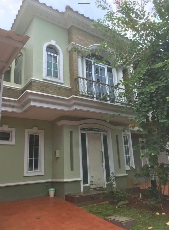 Hot Rent. Rumah bagus Malibu Village, Gading Serpong