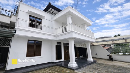 Rumah di Kompleks Buncit Utama, Warung Buncit, bisa sewa buat Silent Office