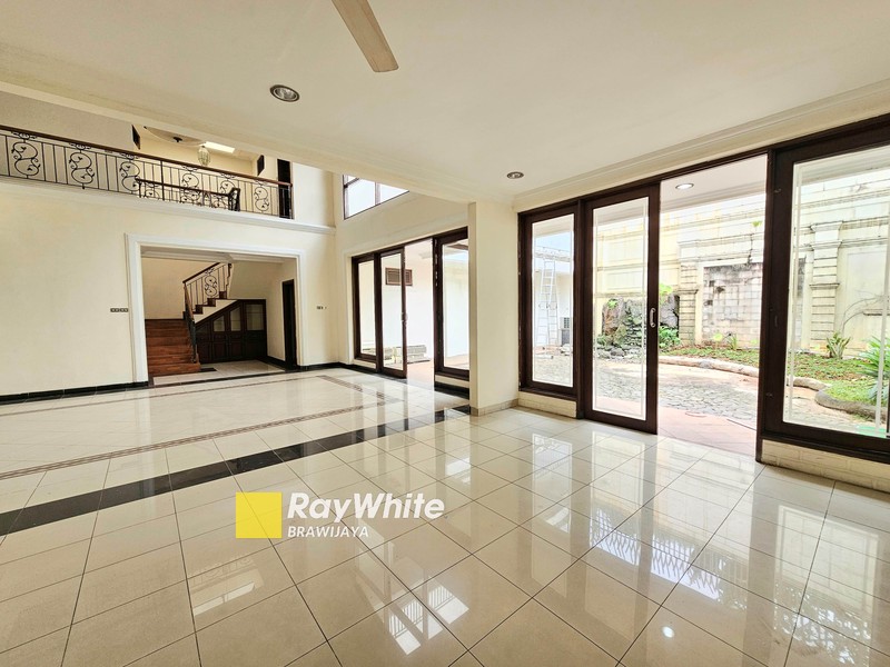 Rumah di Kompleks Buncit Utama, Warung Buncit, Bisa sewa buat kantor (Silent Office)