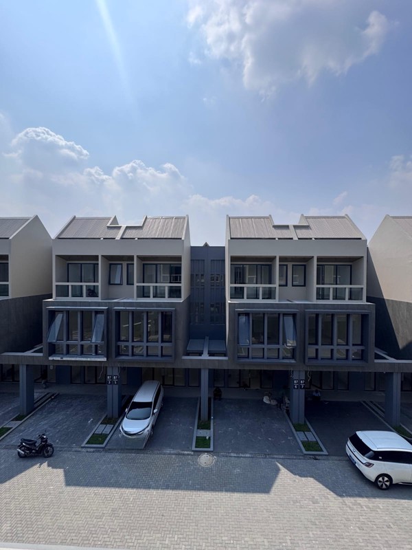 Flash Sale. Ruko modern Ruko Delrey Business Townhouse, BSD
