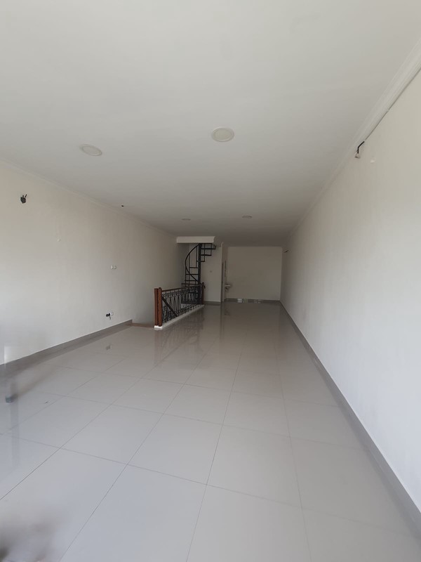 Ruko Gandeng Siap Usaha Di Kota Wisata, Cibubur