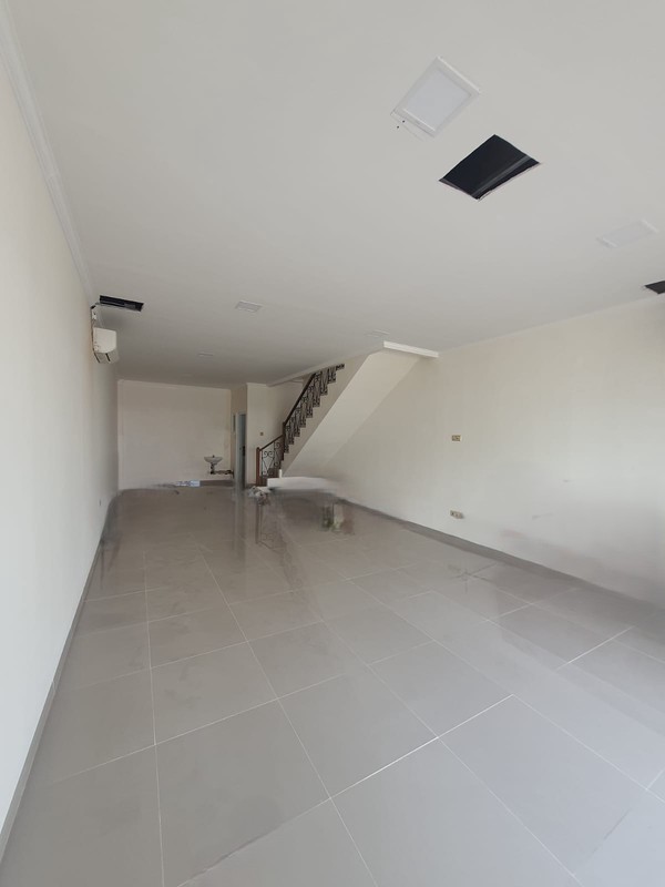 Ruko Gandeng Siap Usaha Di Kota Wisata, Cibubur