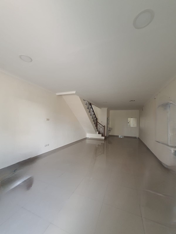 Ruko Gandeng Siap Usaha Di Kota Wisata, Cibubur