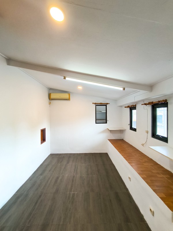 Rumah Siap Huni dengan halaman luas di Cilandak Permai Raya, Jakarta Selatan