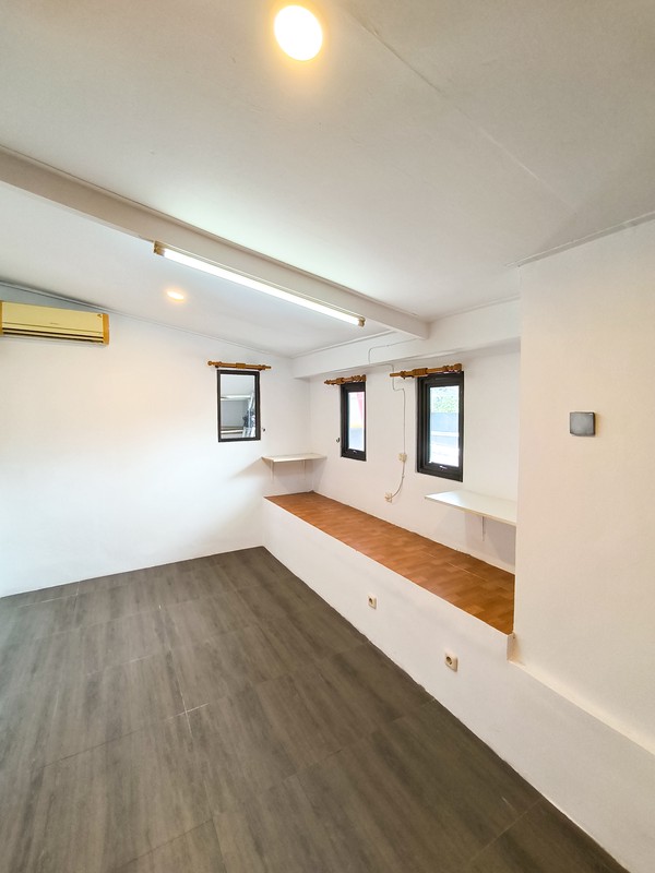 Rumah Siap Huni dengan halaman luas di Cilandak Permai Raya, Jakarta Selatan