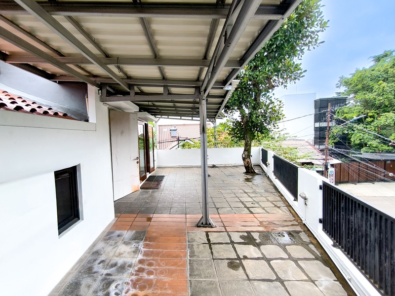 Rumah Siap Huni dengan halaman luas di Cilandak Permai Raya, Jakarta Selatan