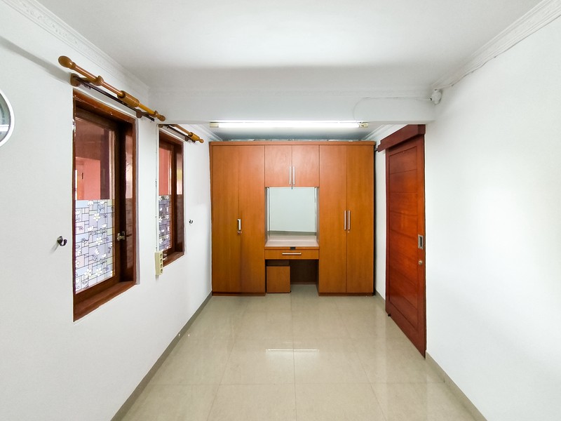 Rumah Siap Huni dengan halaman luas di Cilandak Permai Raya, Jakarta Selatan