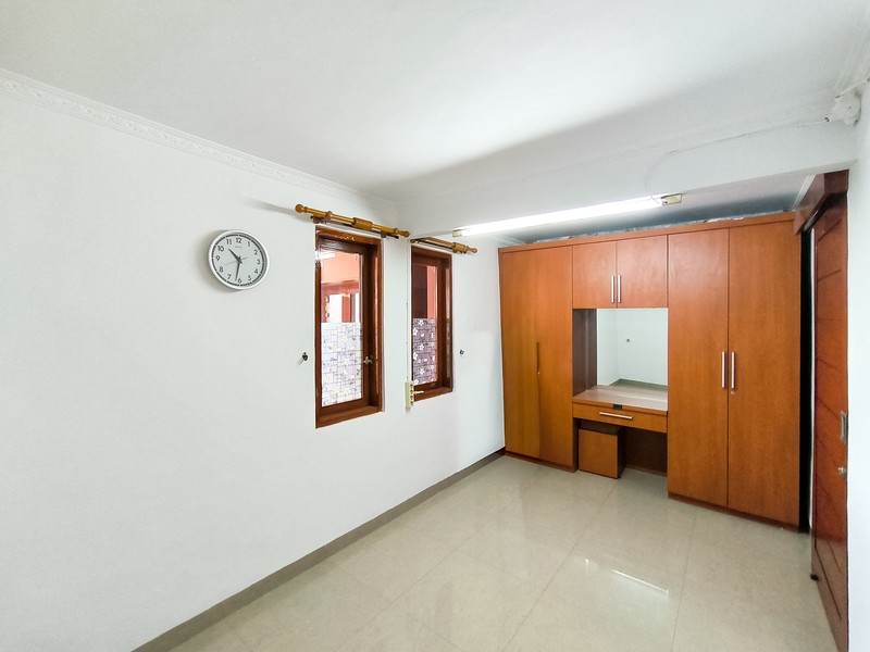 Rumah Siap Huni dengan halaman luas di Cilandak Permai Raya, Jakarta Selatan