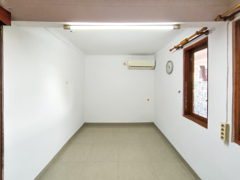 Rumah Siap Huni dengan halaman luas di Cilandak Permai Raya, Jakarta Selatan