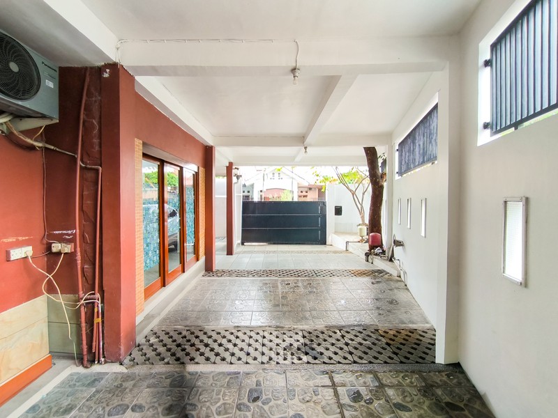 Rumah Siap Huni dengan halaman luas di Cilandak Permai Raya, Jakarta Selatan