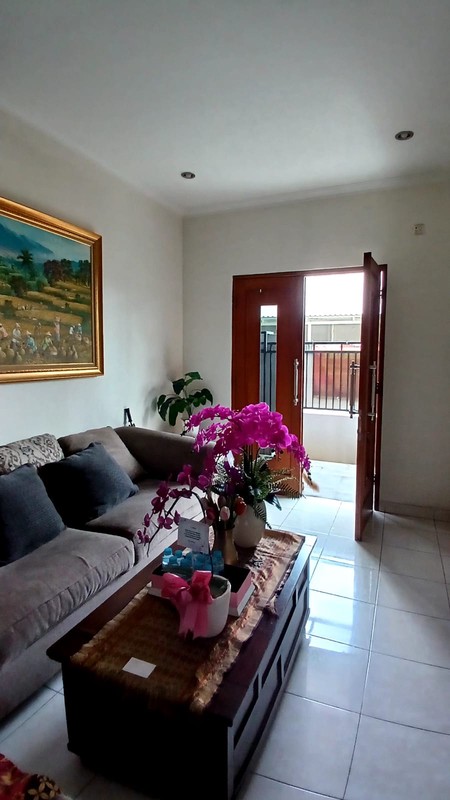 2 Lantai Bagus Murah Bangunan Kokoh Nyaman dalam Perumahan di Pondok Karya Pondok Aren.