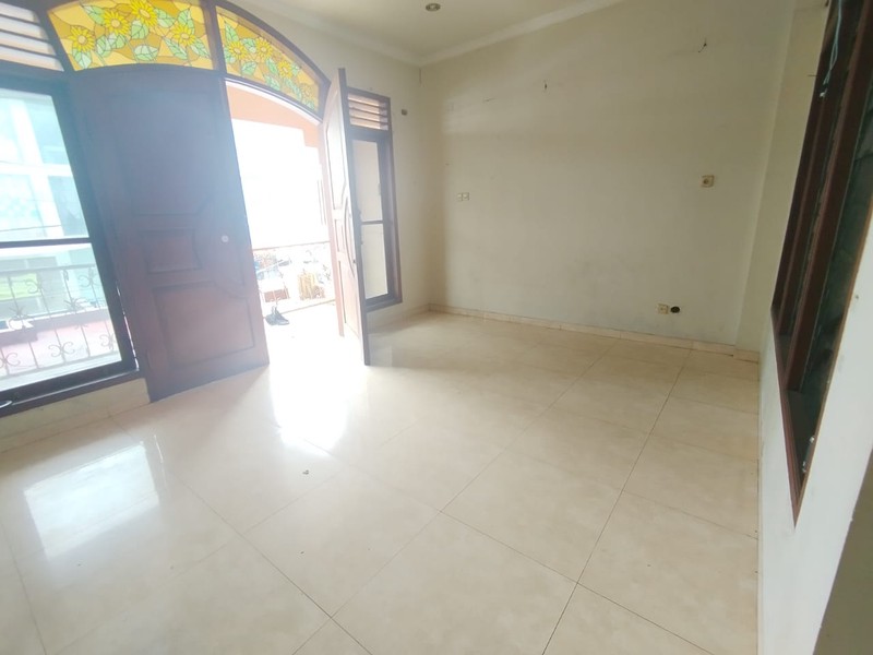 Disewakan Ruko Strategis 2 Lantai Sangat Cocok untuk Usaha di Samirono, Caturtunggal, Depok, Sleman 