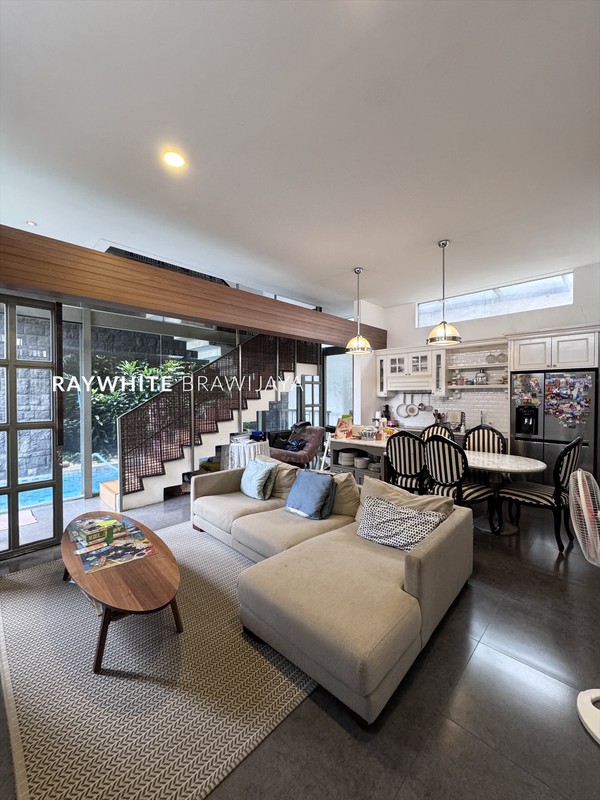 Twonhouse Dalam Compound Area Cilandak Lokasi Strategis