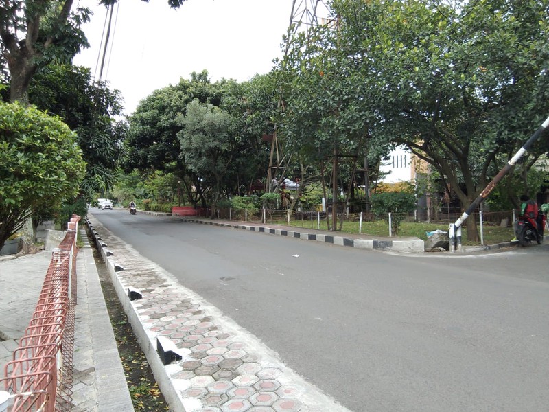 Rumah Tinggal dan Tempat Usaha Coffee Shop di Margahayu Raya