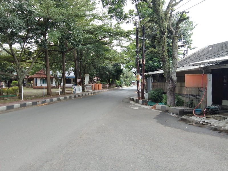 Rumah Tinggal dan Tempat Usaha Coffee Shop di Margahayu Raya