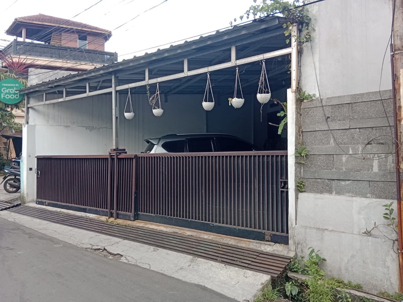 Rumah di Pusat Kota Sayap Dalem Kaum Lengkong Bandung