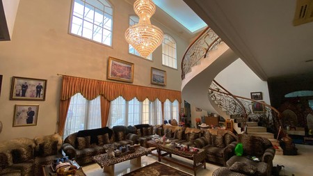 Di Jual Rumah Mewah 2 Lantai di Setia Budi