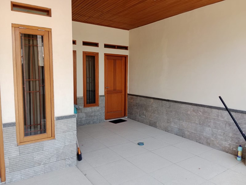 Rumah 2 Lantai di Neptunus Dekat Metro Indah Mall Margahayu Raya