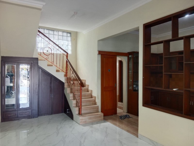 Rumah 2 Lantai di Neptunus Dekat Metro Indah Mall Margahayu Raya