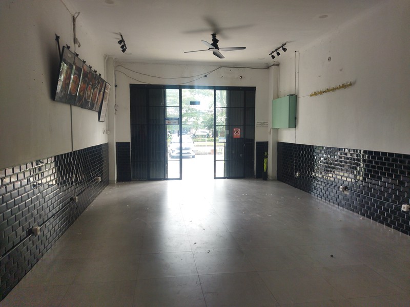 Ruko 3 Lantai Siap Huni Dan Parkir Luas Di Gading Sepong Tangerang