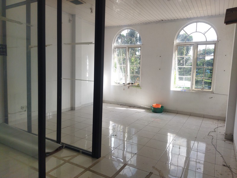 Ruko 3 Lantai Siap Huni Dan Parkir Luas Di Gading Sepong Tangerang