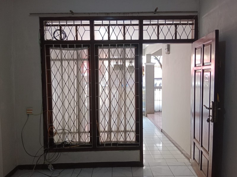 Rumah 2 Lantai di Jupiter Barat Margahayu Raya Barat