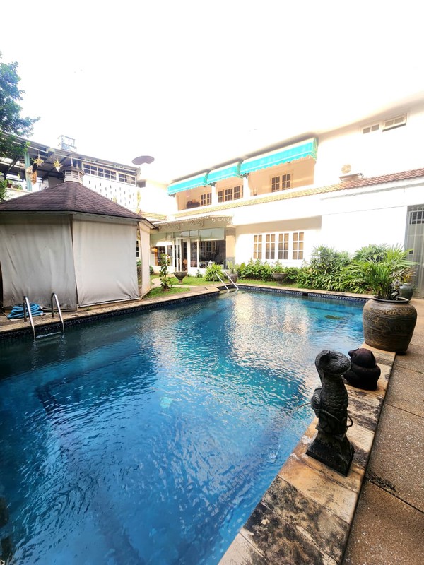 For Sale Spacious East Facing Home with Elegant Design