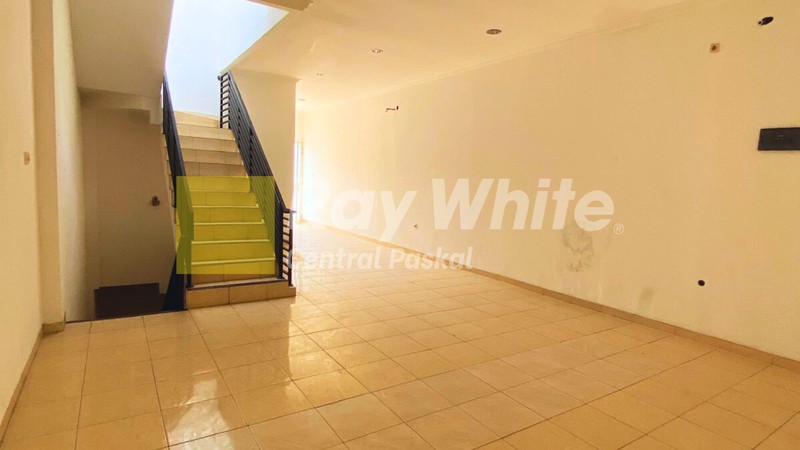 Ruko 2,5 Lantai di Mainroad Dago Bandung