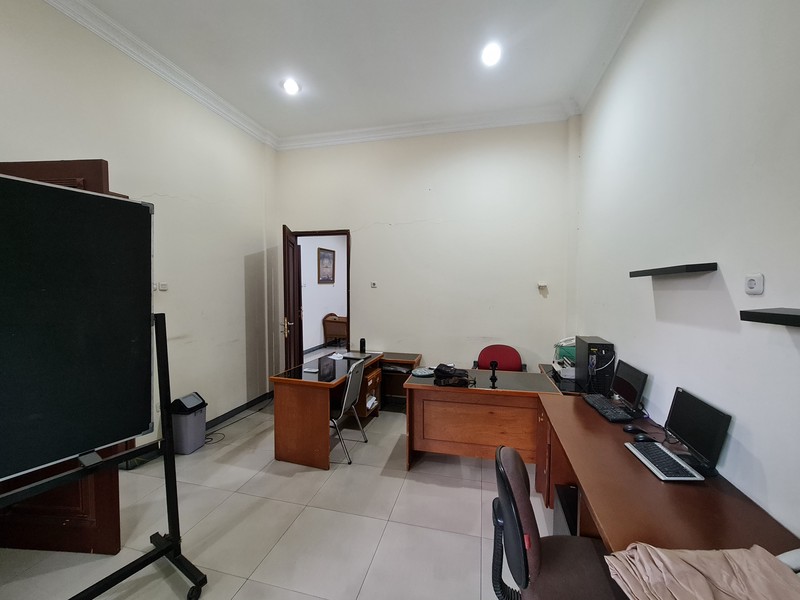Di Jual Rumah di Tebet bisa di jadikan Kantor atau tempat Usaha