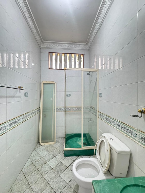 Hunian mewah lahan super luas di Margonda