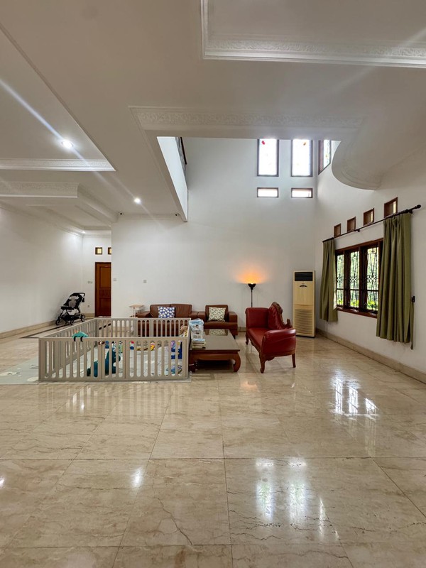 Hunian mewah lahan super luas di Margonda