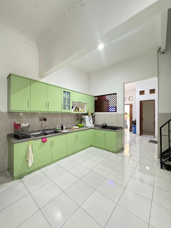 Hunian mewah lahan super luas di Margonda