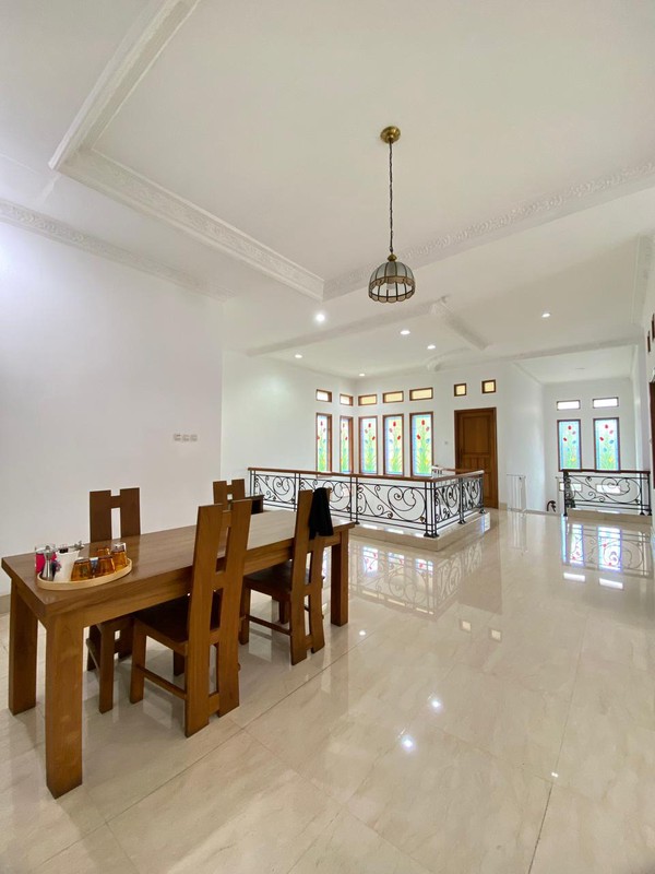 Hunian mewah lahan super luas di Margonda