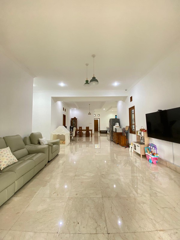 Hunian mewah lahan super luas di Margonda