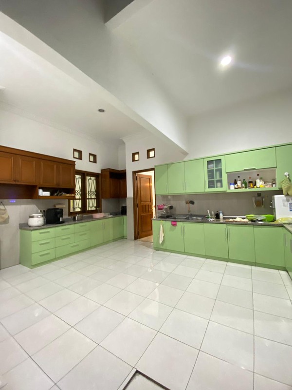 Hunian mewah lahan super luas di Margonda