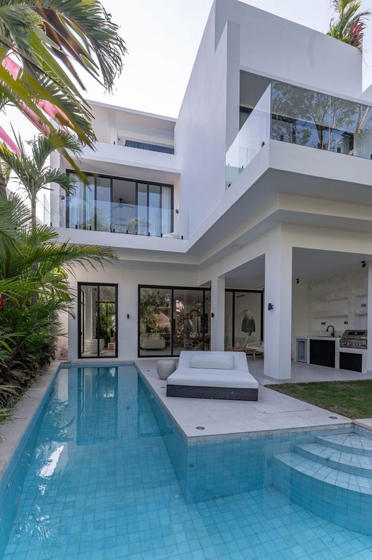 Leasehold - Private Rooftop Sanctuary, A Fully Furnished Luxury Villa in Pererenan, Canggu, Bali