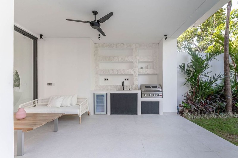 Leasehold - Private Rooftop Sanctuary, A Fully Furnished Luxury Villa in Pererenan, Canggu, Bali