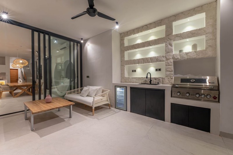 Leasehold - Private Rooftop Sanctuary, A Fully Furnished Luxury Villa in Pererenan, Canggu, Bali