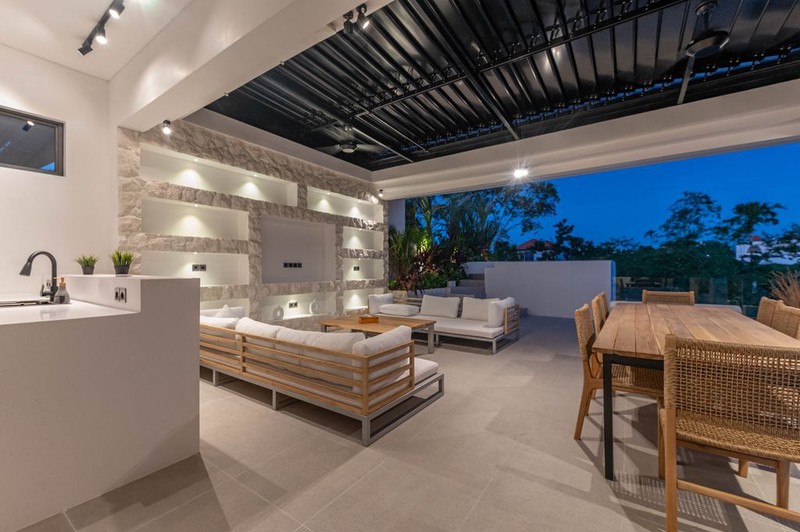 Leasehold - Private Rooftop Sanctuary, A Fully Furnished Luxury Villa in Pererenan, Canggu, Bali